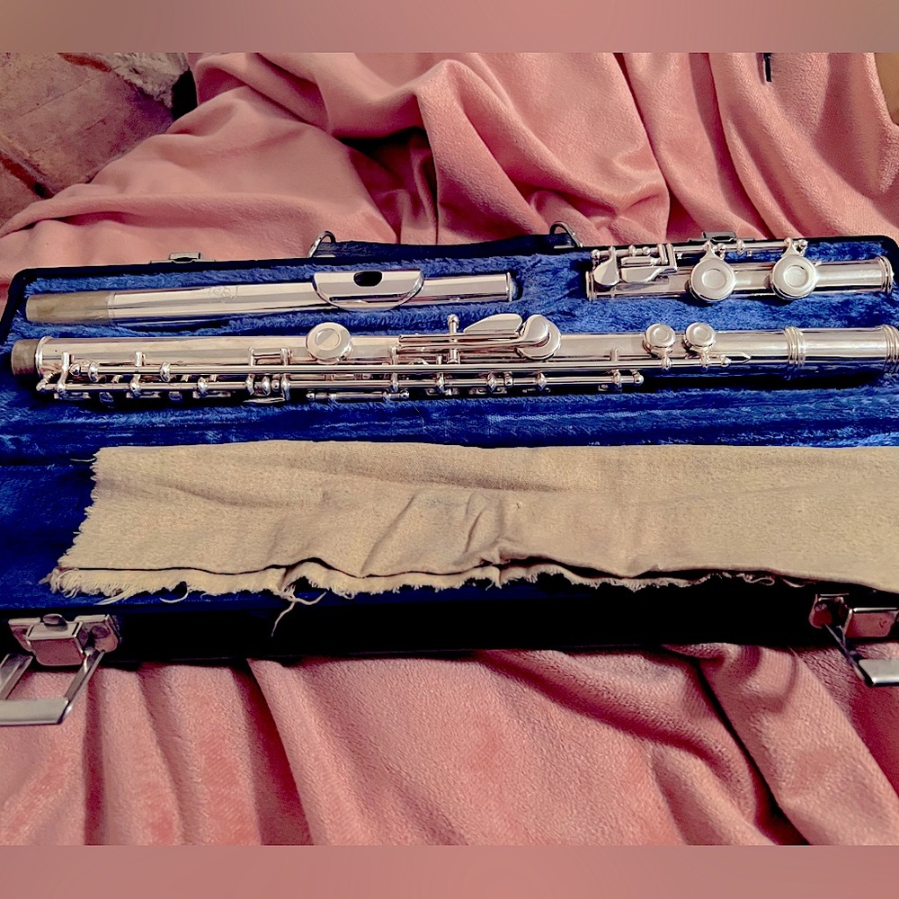 Vintage Gemeinhardt 2sp flute